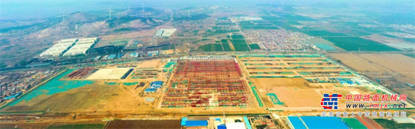 在劳动竞赛启动仪式上，新基地项目各参建单位代表分别进行了表态发言。大家都表现出了昂扬的斗志，建立起必胜的信念，为劳动竞赛做好了科学的部署。