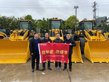 山推：“钻车底，改细节” | 走进“八桂”之地