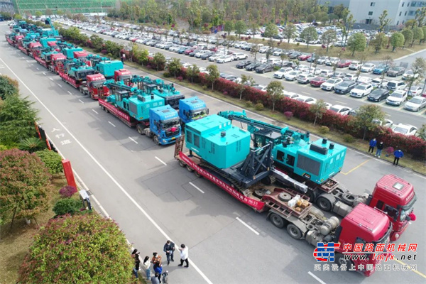 征战全球市场！山河智能凿岩设备批量发货