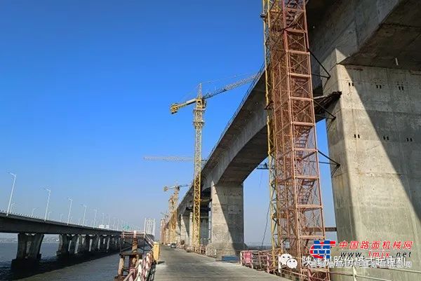 陕建机股份塔机参建国内首座跨海高速铁路桥项目