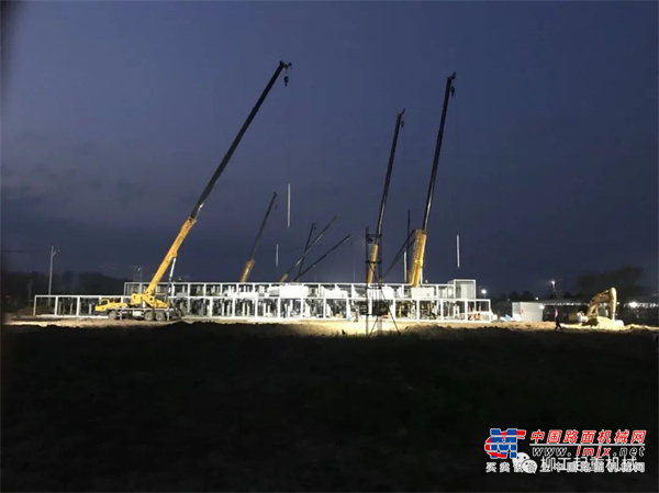 	这座淮北方舱医院将于清明节后完工，建成以后，将在淮北接下来的抗击疫情的工作中随时待命。柳工起重机也将时刻待命，与全体吊装人一起，为抗击疫情出一份力。