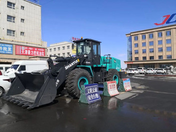 新战力，王者就位！ 一台山推纯电装载机一年能省50万！