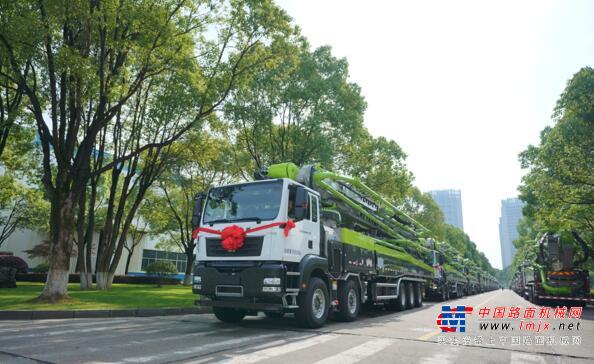 火热发货！中联重科70米泵车等“凌云Ⅱ”系列产品批量奔赴全国