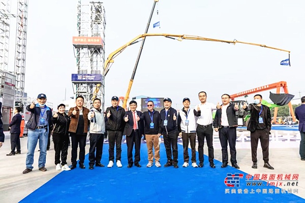 柳工华中产业基地项目开工仪式暨柳工全面解决方案发布会在湖北荆州举行