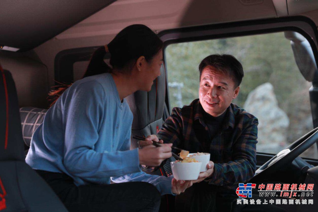 车轮上的年夜饭 | 中国重汽2023年新春系列微电影即将上映 与卡友同贺新年