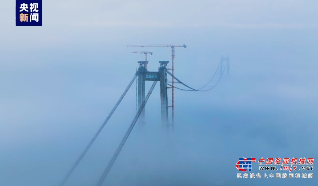穿雲破霧跨海！中聯重科塔機助建廣西海上最高的貓道