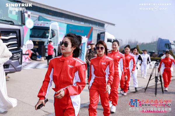 飒美女神展芳华 “每个你，都很美”中国重汽第二届卡车女神节圆满举办