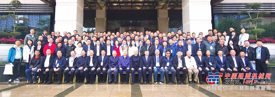 换届： 焦生杰、张西农当选中国工程机械工业协会筑养路机械分会第二届理事会会长、秘书长