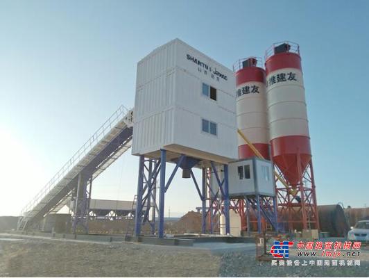 山推建友產品服務新疆G577互通立交橋項目建設