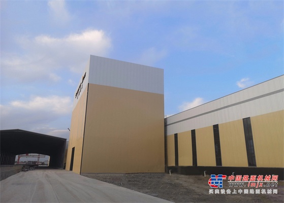 津潍高铁建设中的山推建友力量
