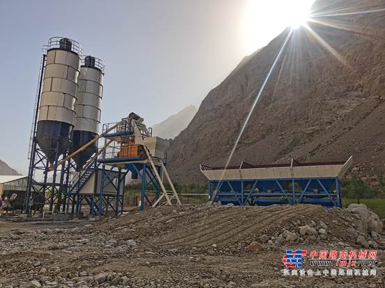 中亚连接线工程建设中的中国力量——山推建友混凝土搅拌站