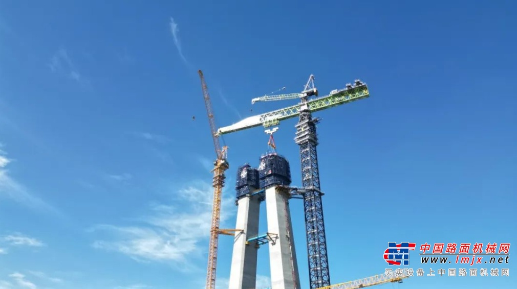 助力世界最大跨度三塔斜拉桥建设，中联重科全球最大塔机圆满首秀