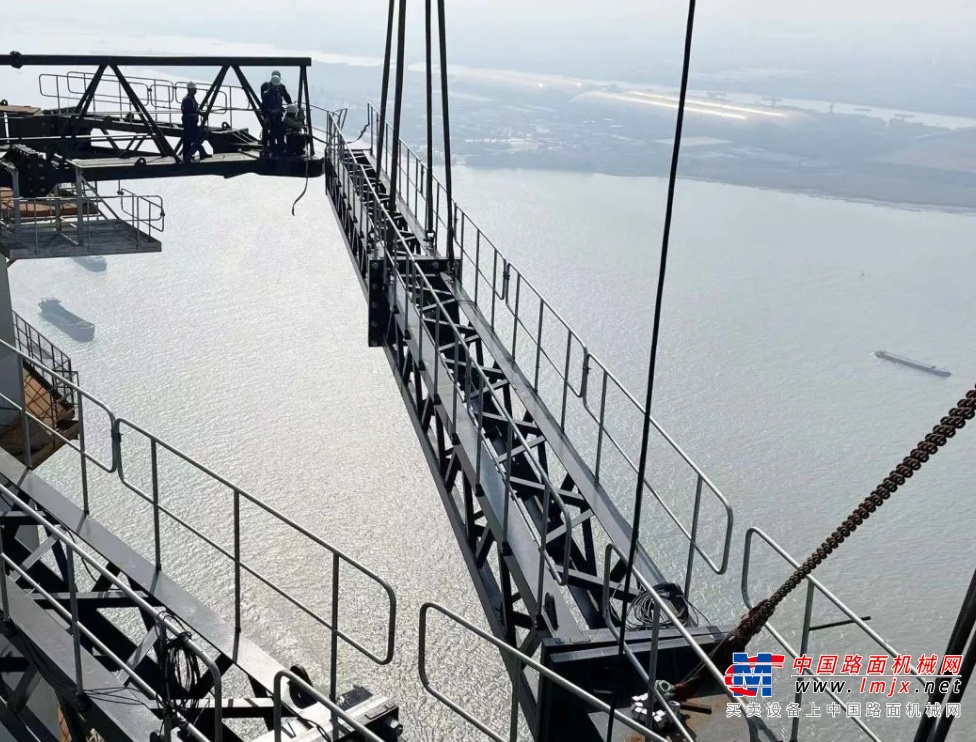 完成使命，再起新程！中联重科W12000-450顺利完成常泰长江大桥主塔建设任务