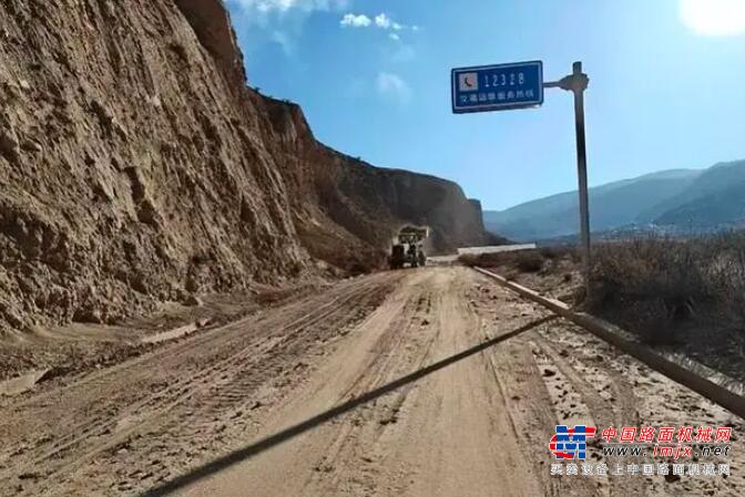 甘肃积石山县发生6.2级地震，工程机械企业紧急救援 