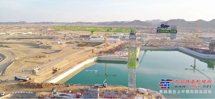 中联重科超大型塔机助建沙特新未来城项目