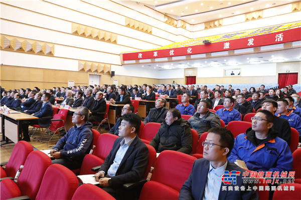 集团总经理刘长城在会上讲话，围绕2024年的工作提出具体要求，销售要开发市场，开发新用户，激发积极性；生产要调整生产方式，围绕节能降耗，创新优化，提升产品品质；物资采购要周转更短更快，提高采购效率；所有管理者要树立强烈的市场意识、创新意识、担当意识、责任意识，紧跟市场，紧跟行业发展步伐，持续创新，勇于担责，用心工作，降低风险，确保集团2024年取得良好业绩。