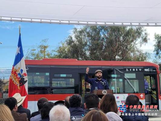 又一总统“亲自提车”丨智利总统加夫列尔•博里奇出席中通客车批量纯电动车交付仪式