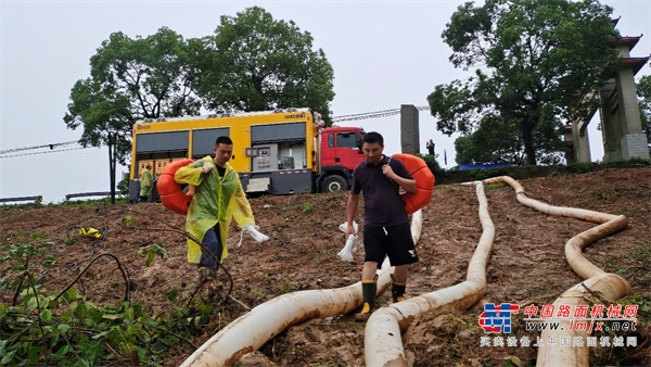 戰湘陰，援華容 │ 守護家園，中聯重科一直在行動