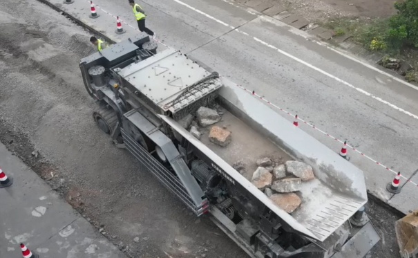 九州陸達水泥路麵行走破碎機