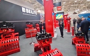 贝力特携小、中、大、超大型号破碎锤亮相bauma 2025