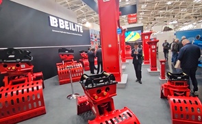 贝力特携小、中、大、超大型号破碎锤亮相bauma 2025