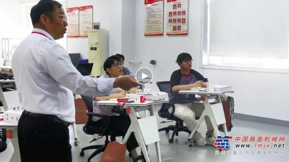 南方路机人才接力，从萌新到优秀服务工程师的距离有多远？
