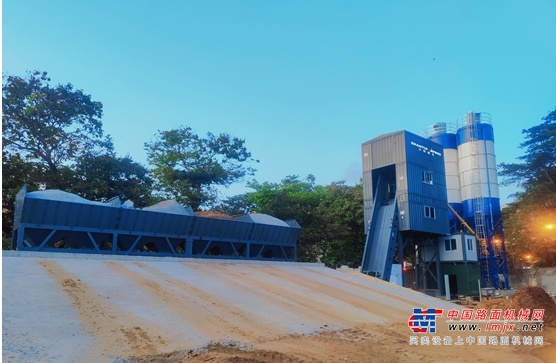 山推建友混凝土搅拌站服务科特迪瓦道路建设