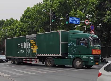 护航梦想征途，礼赞锦绣未来！中国重汽为万千学子高考加油！