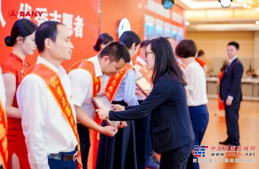 三一荣光丨向善而行，三一人在路上