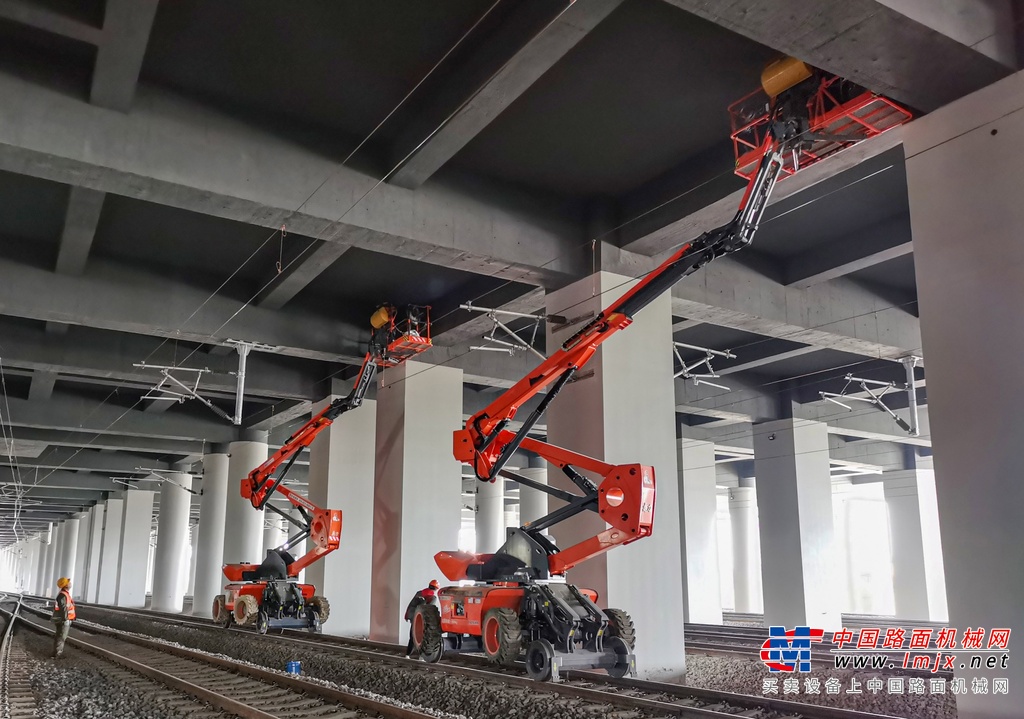 鼎力轨道高空车，来了