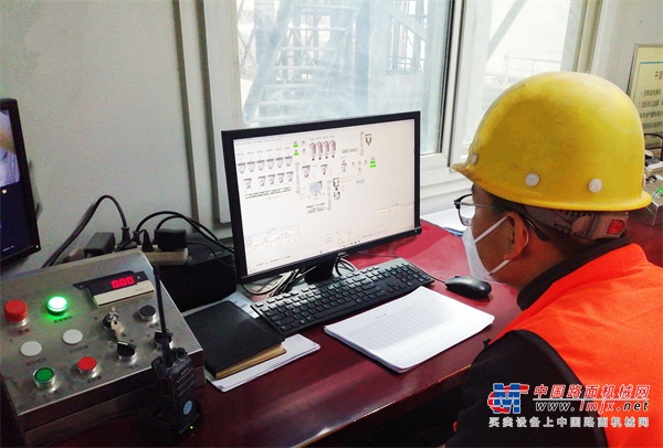 智效改造升级|山推建友助力传统混凝土搅拌站开启精准配比新征程