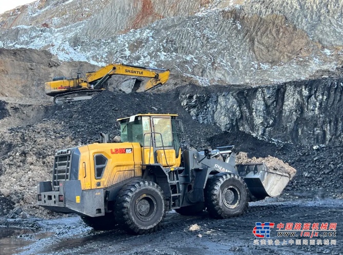 挖掘机7月销量同比增长25.2% 工程机械行业回暖态势显著