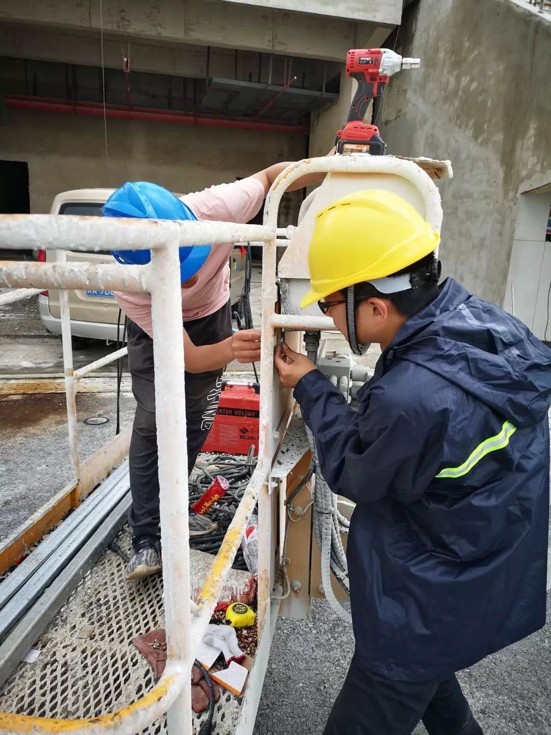 徐工高空作业平台服务万里行走进云贵地区