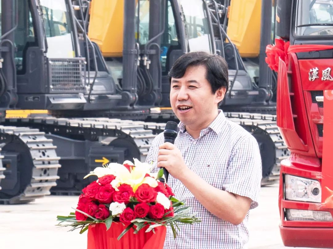 高端市场再破局！徐工百余台挖掘机批量出口北美