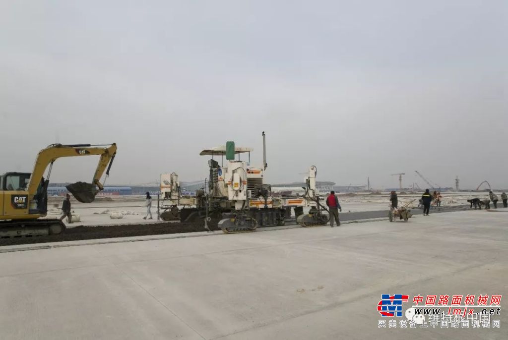 工地報告 | 維特根 SP 500 助力北京大型機場停機坪建設