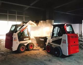 山猫滑移装载机：百变小金刚，建筑大用场