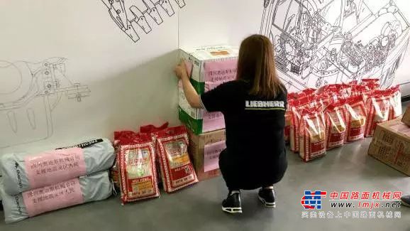 利勃海尔:大难无情人有情，与灾区人民心连心
