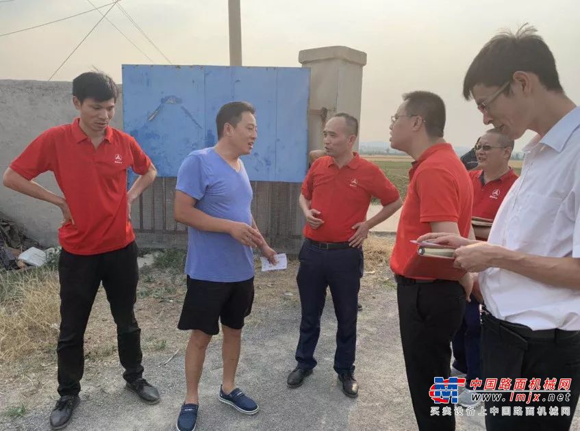 三一路面机械服务万里行起航泉城