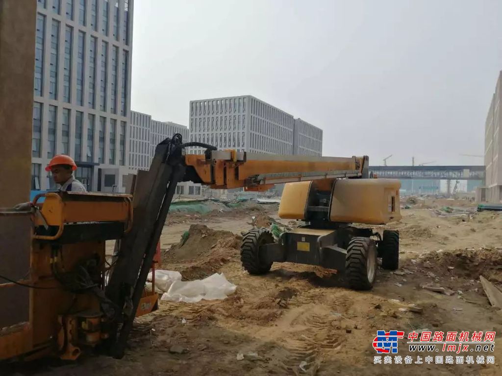 徐工高空作业平台：服务万里行北京站，助力大型项目建设！