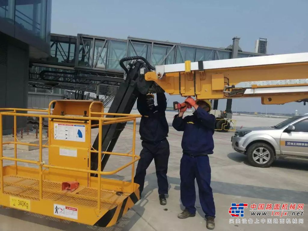 徐工高空作业平台：服务万里行北京站，助力大型项目建设！