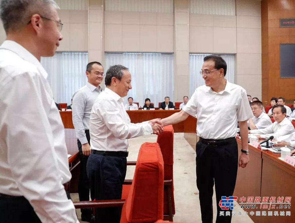 总理在中南海召开座谈会，王民作为制造业唯一代表出席并发言