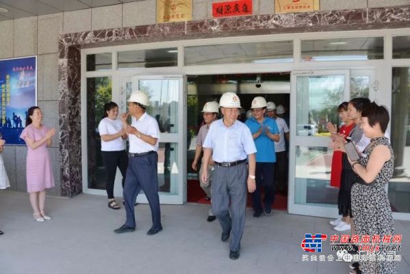 乌鲁木齐汇聚路面工程有限公司喜迎新疆山东商会考察调研