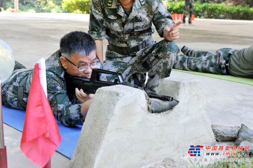 不忘初心，牢记使命：柳工开展国防“军事日”活动