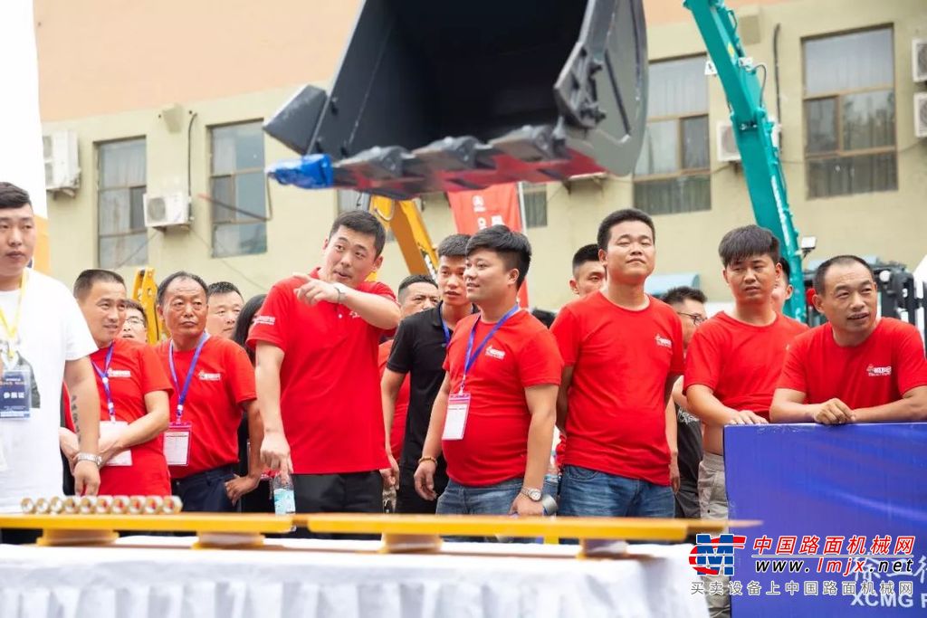 硬核！徐工金闪耀中国微挖大会