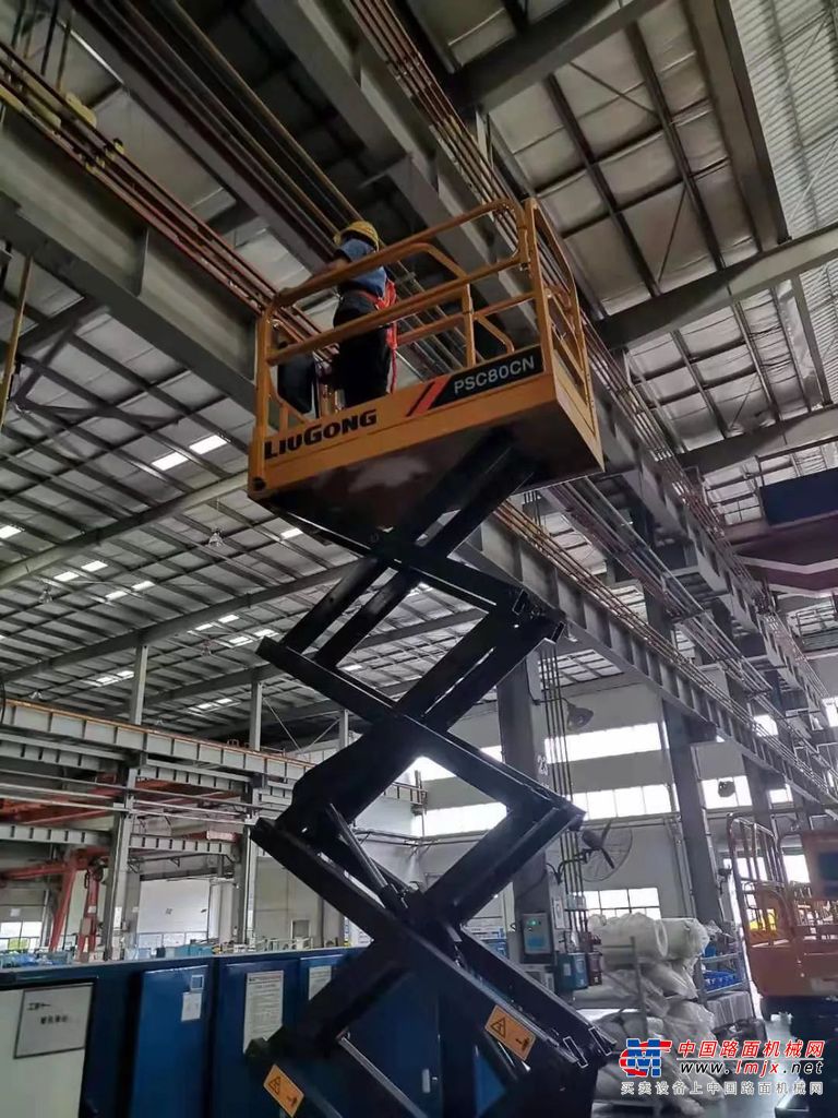 揭秘！凭本事赢得市场青睐的柳工PSC80CN剪叉式高空作业平台