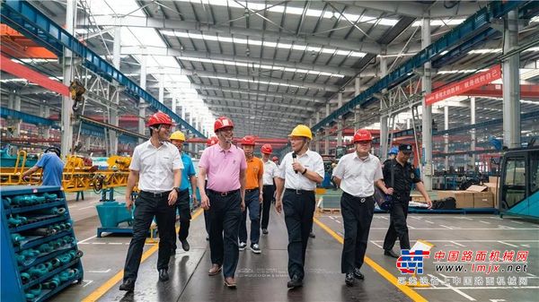 广州市国资委党委书记、主任陈浩钿到山河智能考察指导