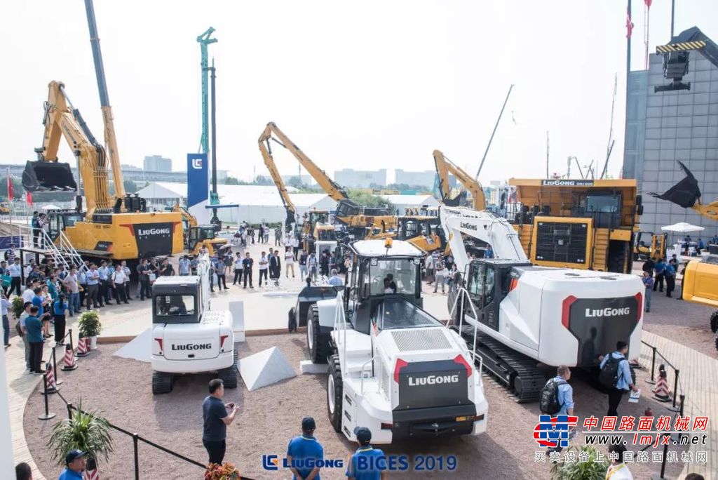 BICES纵览柳工 科技智能化设备绽放工业力量之美