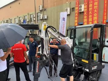 山猫：出来接工程，我们只看赚钱能力！