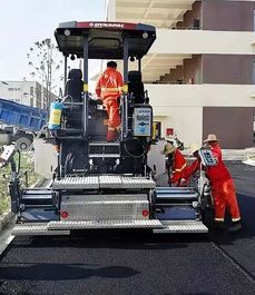 戴納派克城市攤鋪機F1800C新機交付安徽省客戶