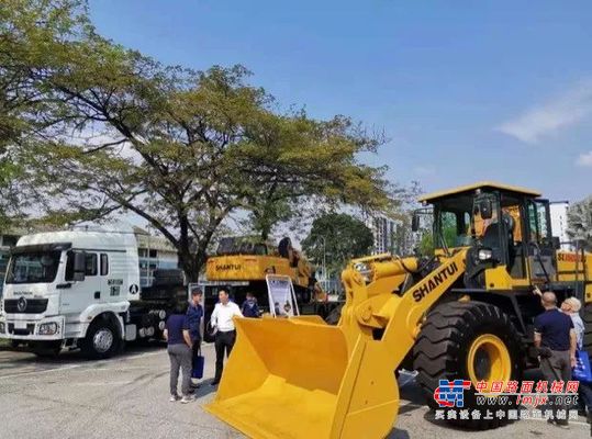 山推在马来西亚成功举办非推产品推介会